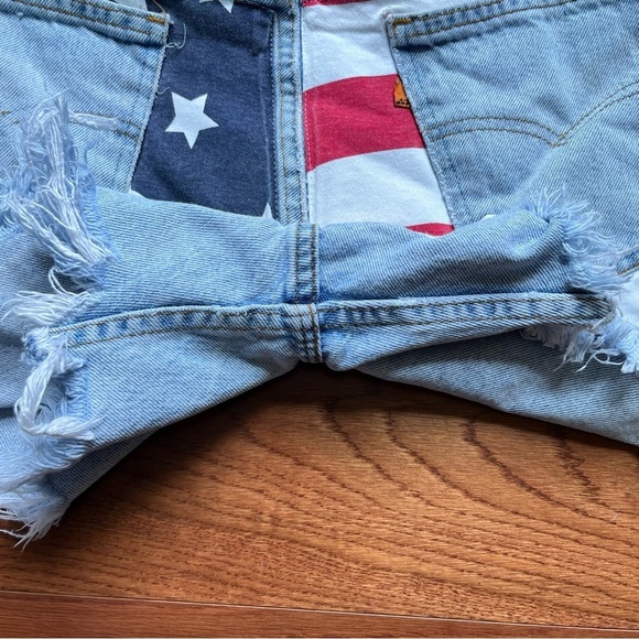 Vintage Levi’s Orange Tab American Flag Raw Hem Distressed Denim cut off Jeans - Picture 9 of 14